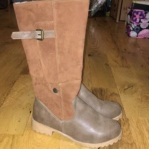 Wooly Women’s Boots